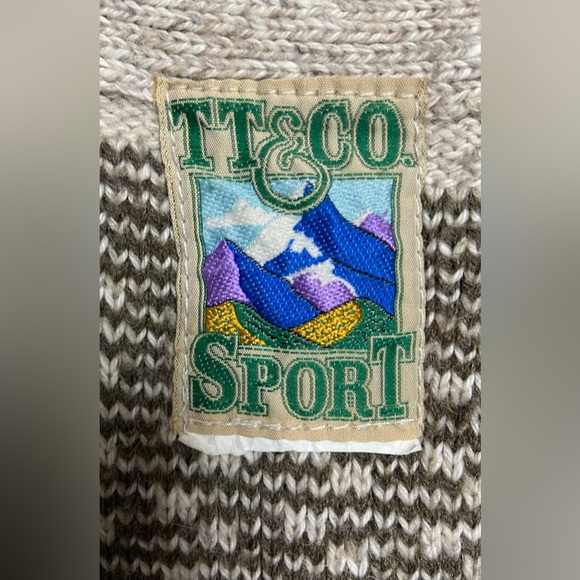 Vintage Knit Wool Grandpa Vest with Coconut Shell Buttons - Picture 8 of 11